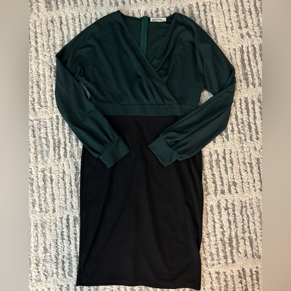 Elegant Green and Black Wrap Dress - Picture 3 of 5